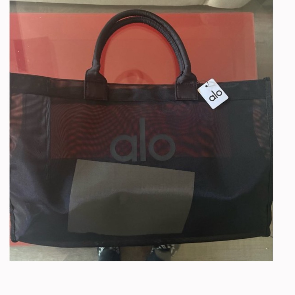 ALO YOGA SHEER TOTE BAG BLACK gym strap shoulder new viral purse travel - Picture 6 of 8
